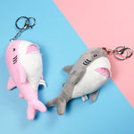 Porte-clé Requin Peluche rose et gris