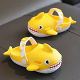 Crocs Requin jaunes pour enfants 