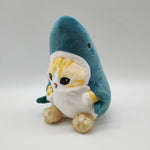 Peluche Requin Chat assis de trois quart