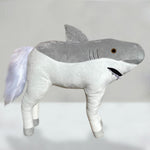 Peluche Requin Cheval fond gris