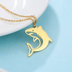 collier requin lune doré