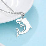 collier requin lune argenté